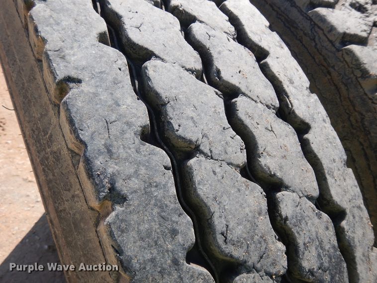 image for item DH7290 2014 Kenworth T800  semi truck