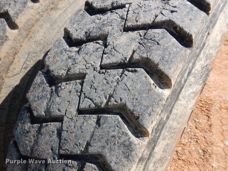 image for item DH7290 2014 Kenworth T800  semi truck