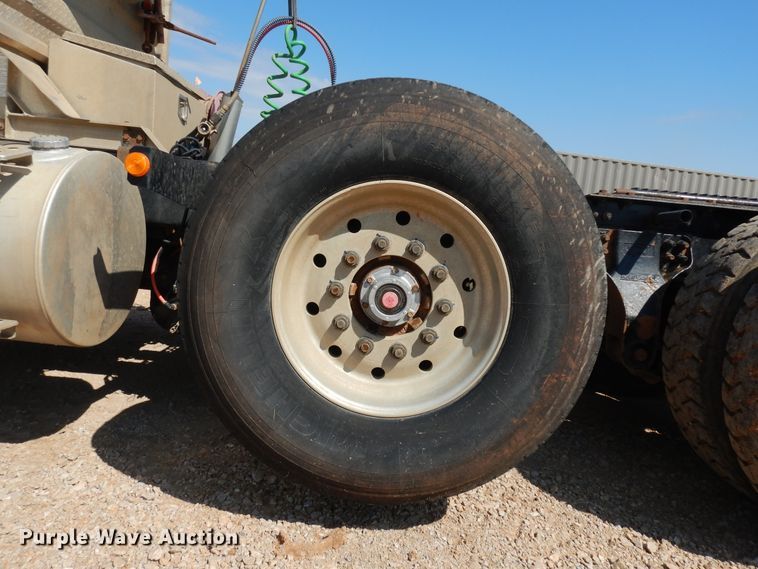 image for item DH7290 2014 Kenworth T800  semi truck