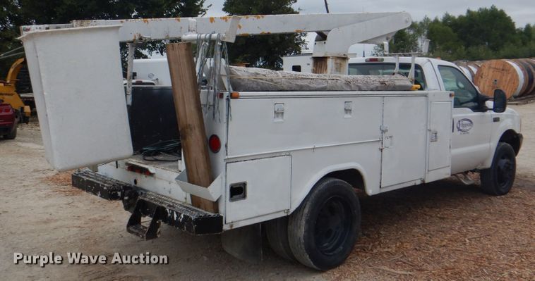 image for item DH7297 2001 Ford F450 Super Duty  bucket truck