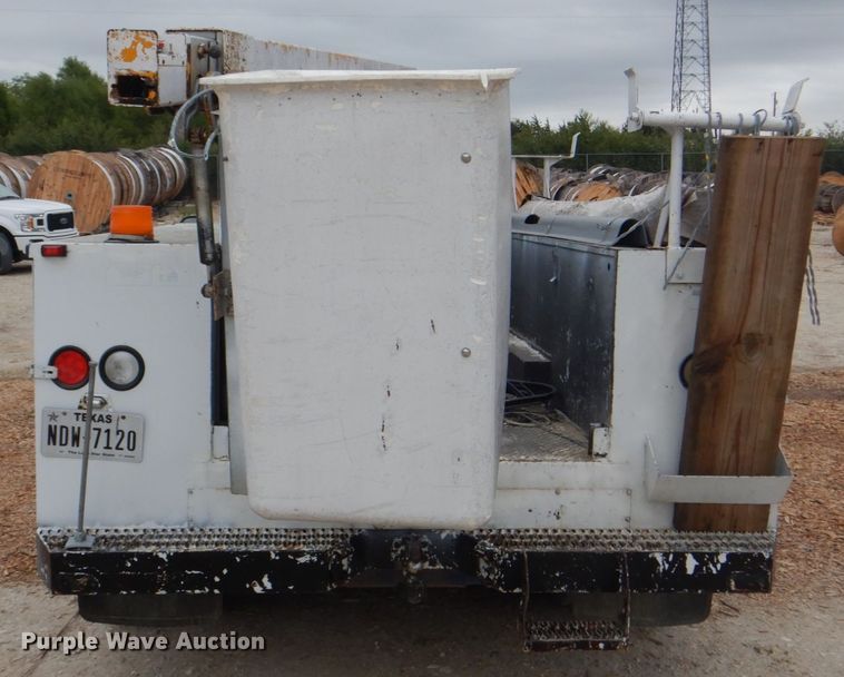 image for item DH7297 2001 Ford F450 Super Duty  bucket truck