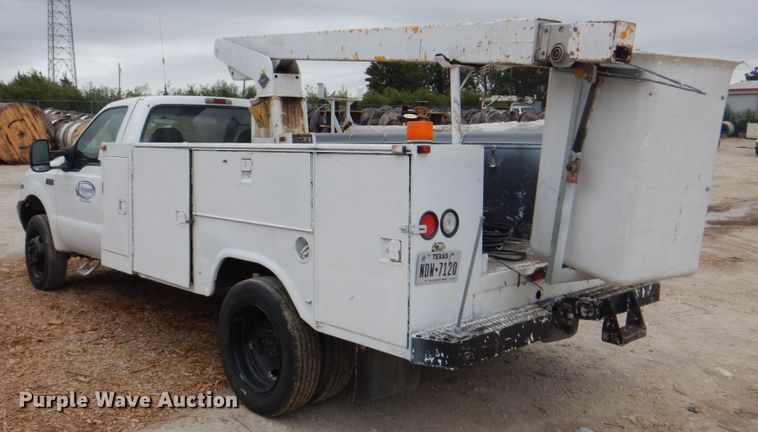 image for item DH7297 2001 Ford F450 Super Duty  bucket truck