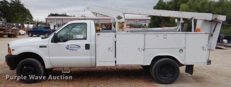 image for item DH7297 2001 Ford F450 Super Duty  bucket truck