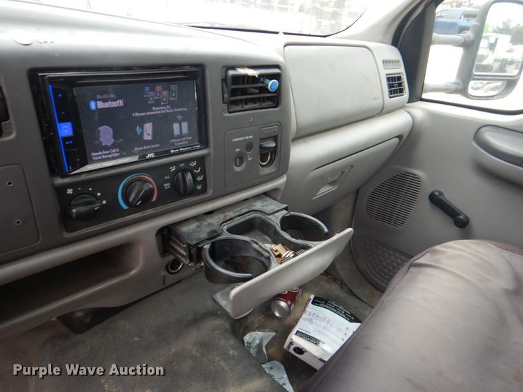 image for item DH7297 2001 Ford F450 Super Duty  bucket truck