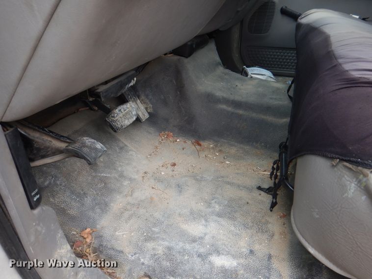 image for item DH7297 2001 Ford F450 Super Duty  bucket truck