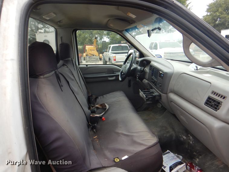 image for item DH7297 2001 Ford F450 Super Duty  bucket truck