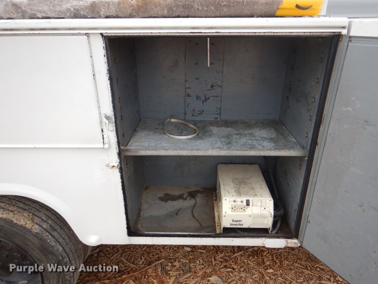 image for item DH7297 2001 Ford F450 Super Duty  bucket truck