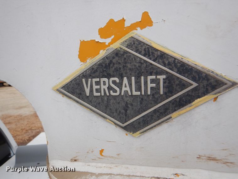 image for item DH7297 2001 Ford F450 Super Duty  bucket truck