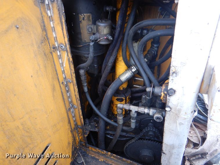 image for item DH7297 2001 Ford F450 Super Duty  bucket truck