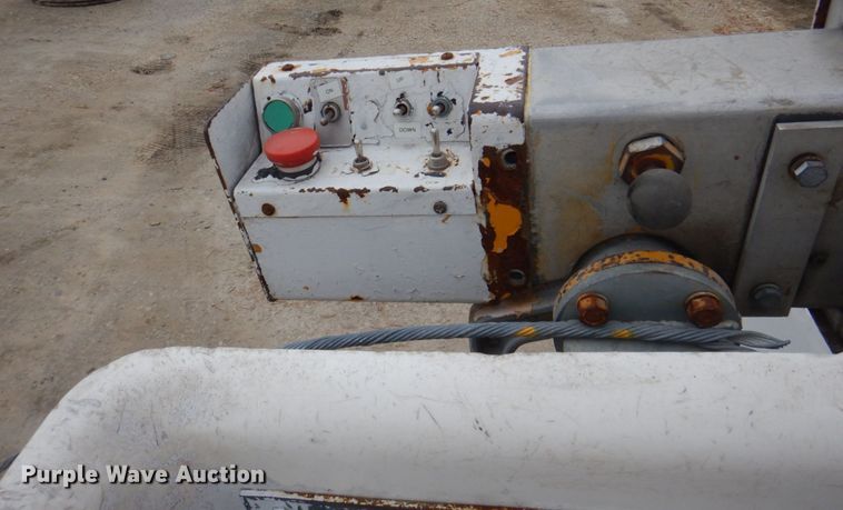 image for item DH7297 2001 Ford F450 Super Duty  bucket truck