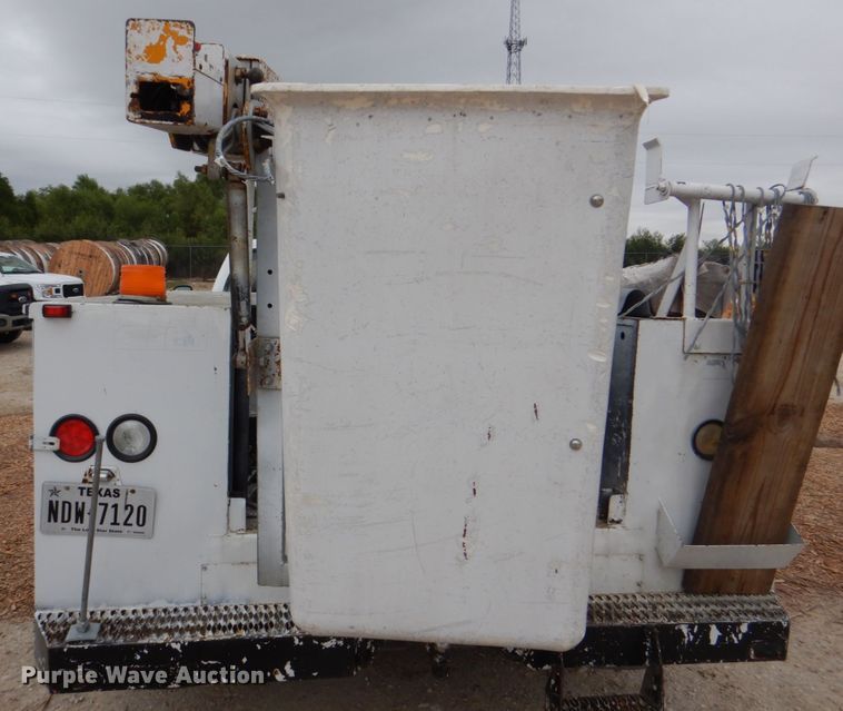 image for item DH7297 2001 Ford F450 Super Duty  bucket truck