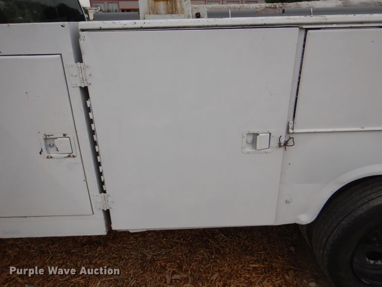 image for item DH7297 2001 Ford F450 Super Duty  bucket truck