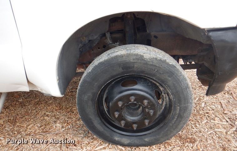 image for item DH7297 2001 Ford F450 Super Duty  bucket truck