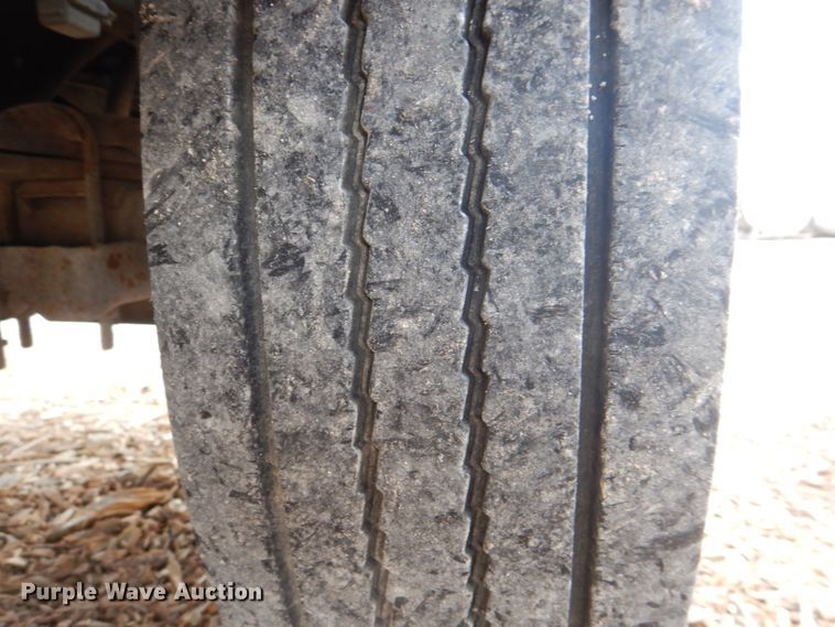 image for item DH7297 2001 Ford F450 Super Duty  bucket truck