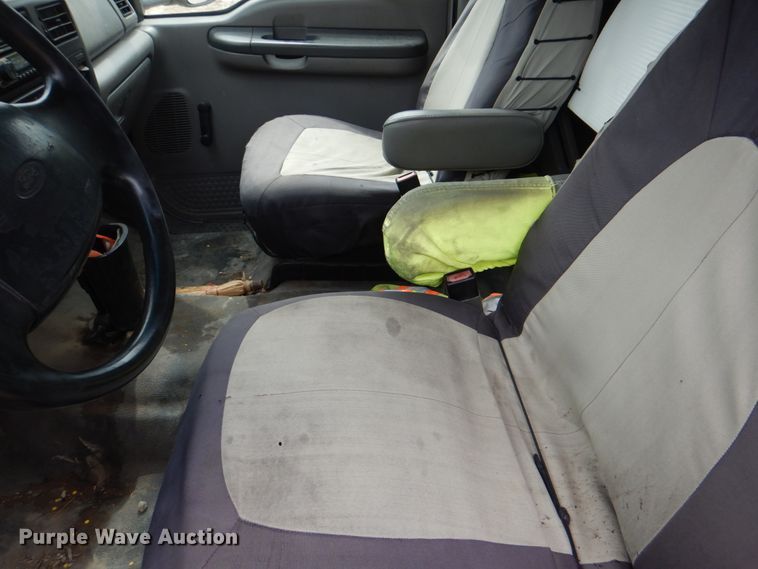 image for item DH7298 1999 Ford F450 Super Duty  bucket truck