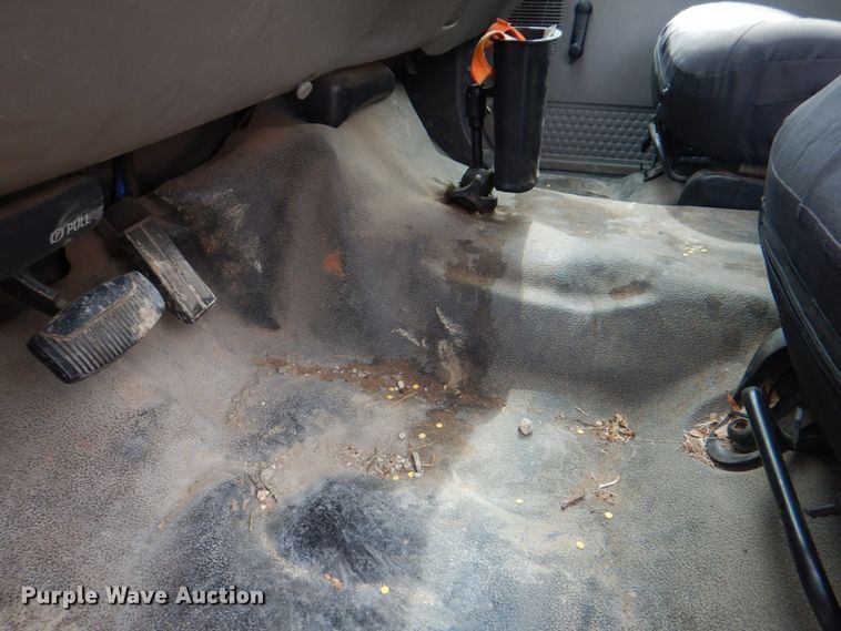 image for item DH7298 1999 Ford F450 Super Duty  bucket truck