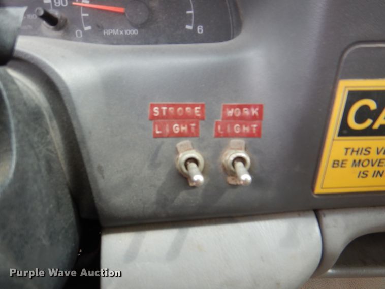 image for item DH7298 1999 Ford F450 Super Duty  bucket truck