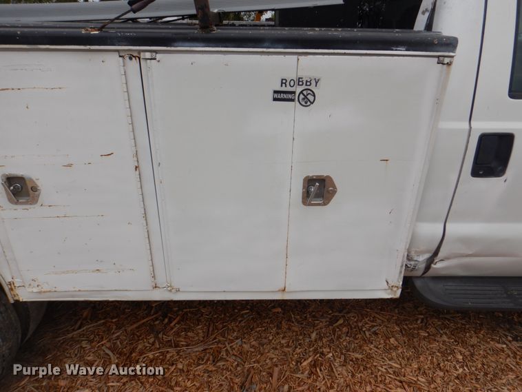 image for item DH7298 1999 Ford F450 Super Duty  bucket truck