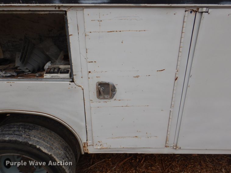 image for item DH7298 1999 Ford F450 Super Duty  bucket truck