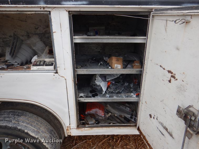 image for item DH7298 1999 Ford F450 Super Duty  bucket truck