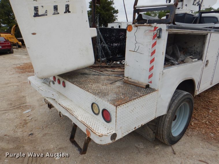 image for item DH7298 1999 Ford F450 Super Duty  bucket truck