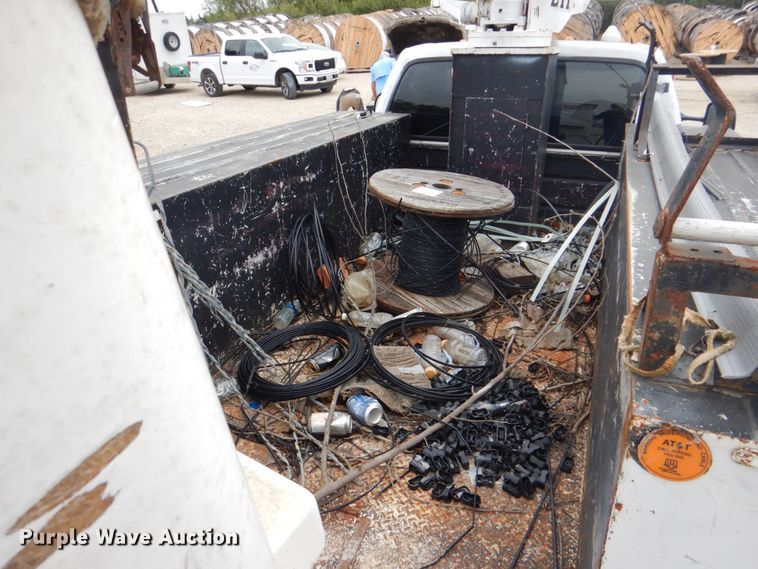 image for item DH7298 1999 Ford F450 Super Duty  bucket truck