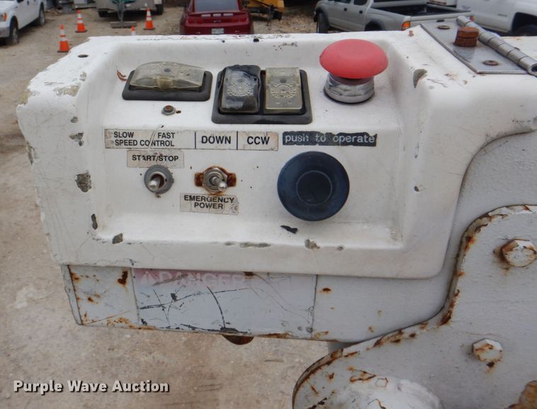 image for item DH7298 1999 Ford F450 Super Duty  bucket truck