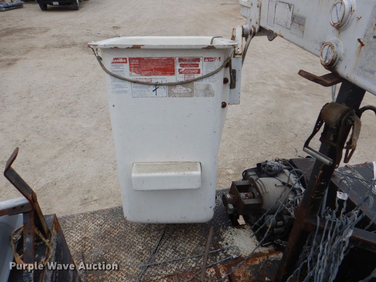 image for item DH7298 1999 Ford F450 Super Duty  bucket truck