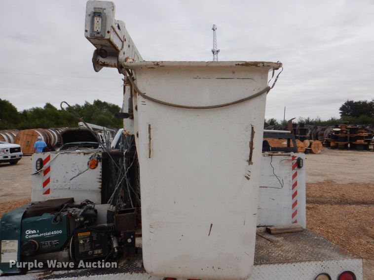 image for item DH7298 1999 Ford F450 Super Duty  bucket truck