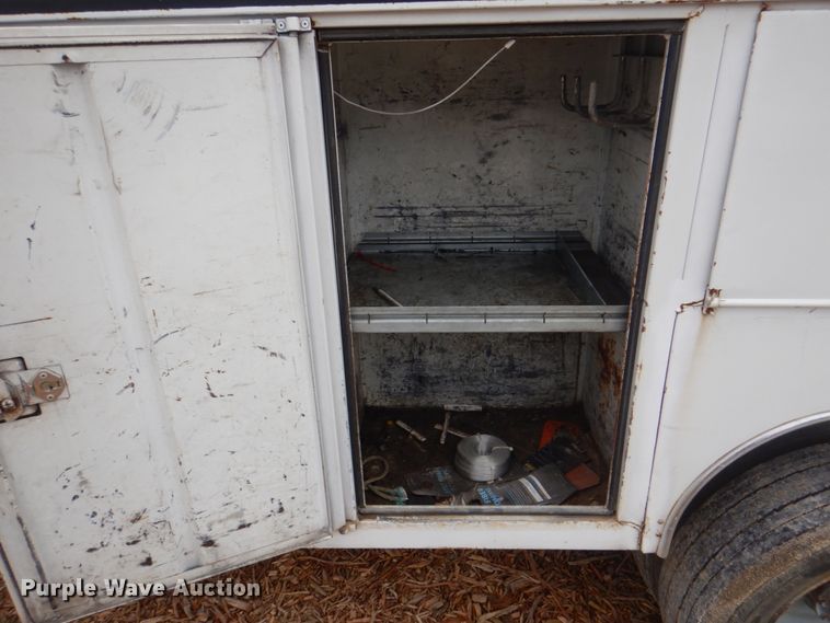 image for item DH7298 1999 Ford F450 Super Duty  bucket truck