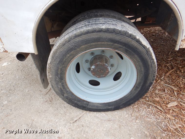 image for item DH7298 1999 Ford F450 Super Duty  bucket truck