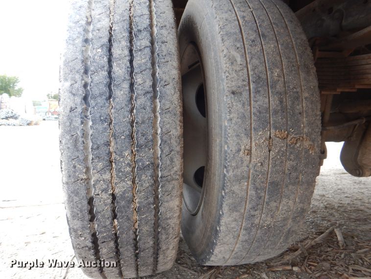 image for item DH7298 1999 Ford F450 Super Duty  bucket truck