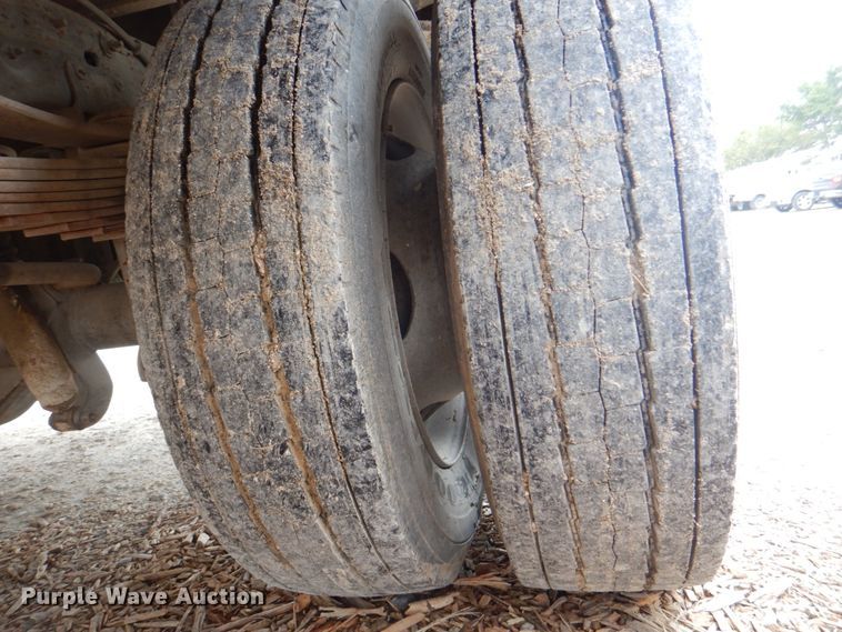 image for item DH7298 1999 Ford F450 Super Duty  bucket truck