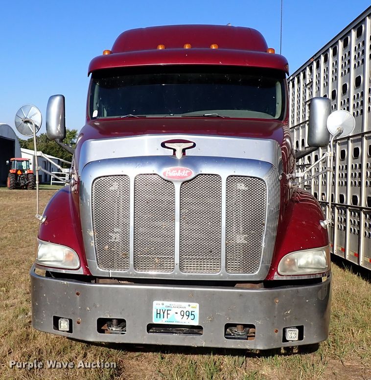 image for item DI5773 2004 Peterbilt 387  semi truck