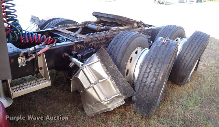 image for item DI5773 2004 Peterbilt 387  semi truck