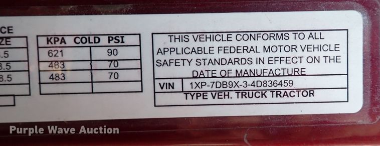 image for item DI5773 2004 Peterbilt 387  semi truck