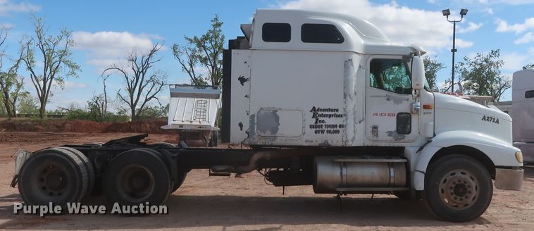 image for item DJ1886 2002 International 9200i  semi truck