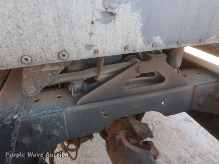 image for item DJ1886 2002 International 9200i  semi truck