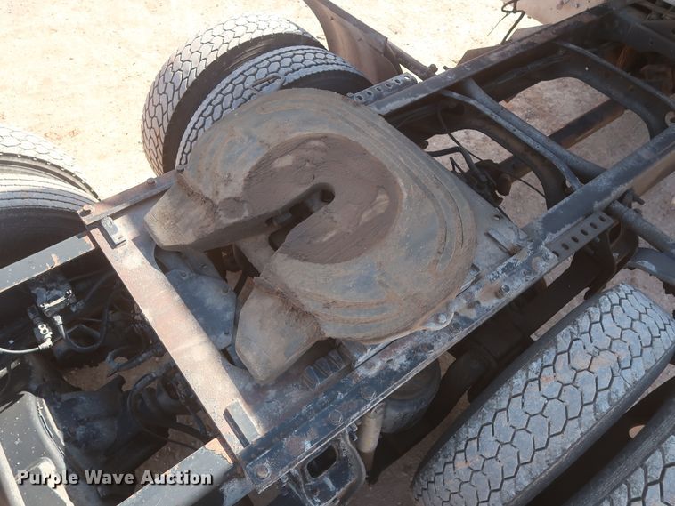 image for item DJ1886 2002 International 9200i  semi truck