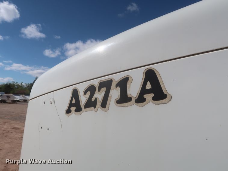 image for item DJ1886 2002 International 9200i  semi truck