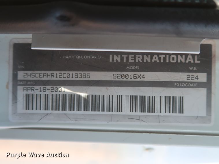 image for item DJ1886 2002 International 9200i  semi truck