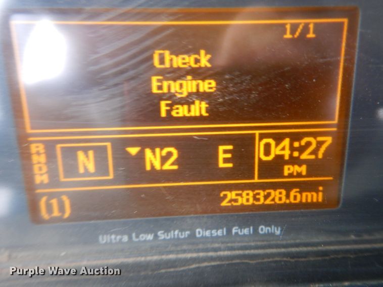 image for item DJ7413 2011 Volvo VHD  semi truck