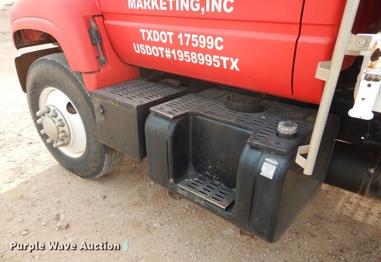image for item DJ8875 2000 GMC C7500  fuel truck