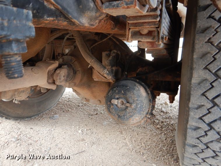 image for item DJ8875 2000 GMC C7500  fuel truck