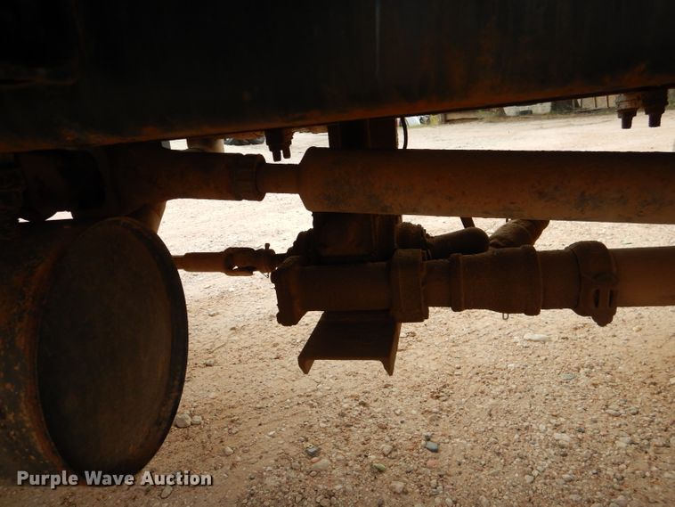 image for item DJ8875 2000 GMC C7500  fuel truck