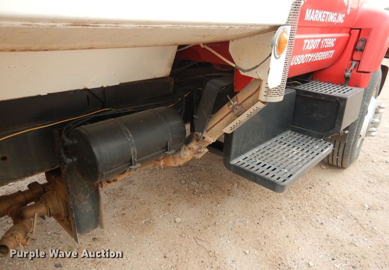 image for item DJ8875 2000 GMC C7500  fuel truck