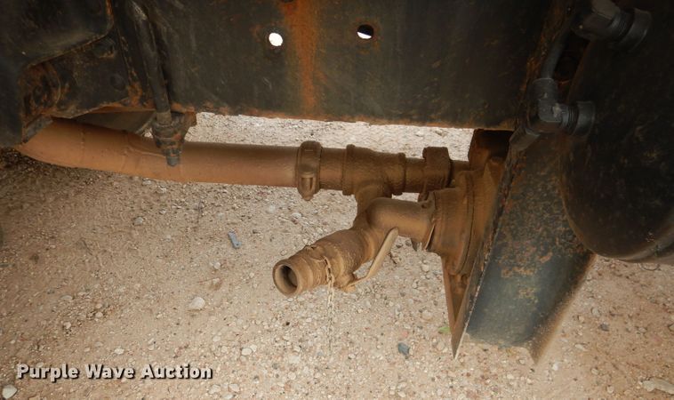 image for item DJ8875 2000 GMC C7500  fuel truck