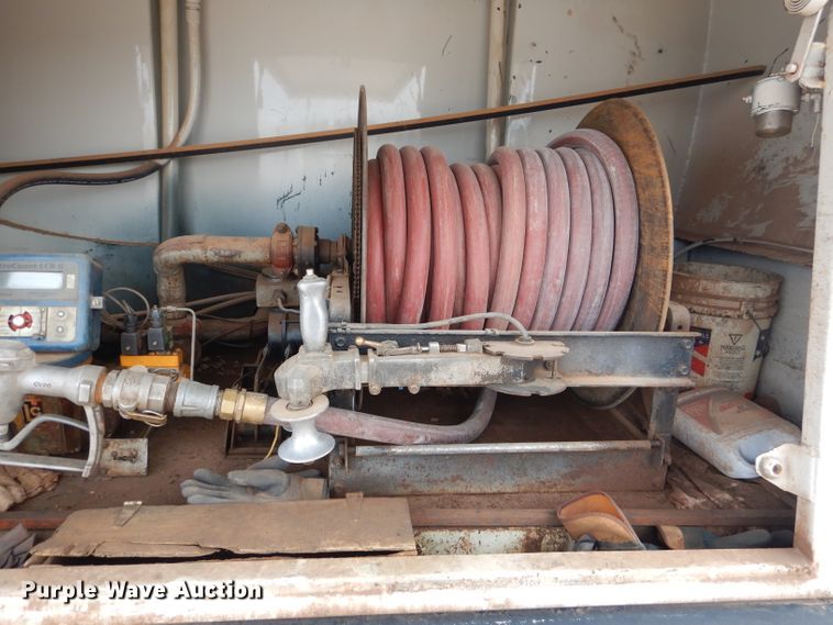 image for item DJ8875 2000 GMC C7500  fuel truck