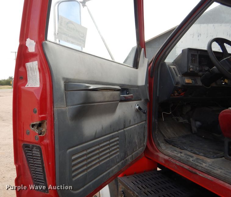 image for item DJ8875 2000 GMC C7500  fuel truck