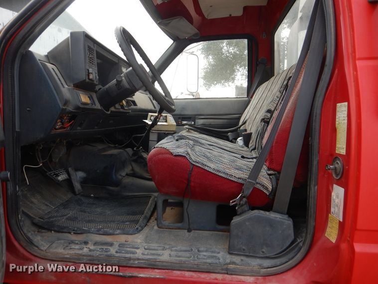 image for item DJ8875 2000 GMC C7500  fuel truck